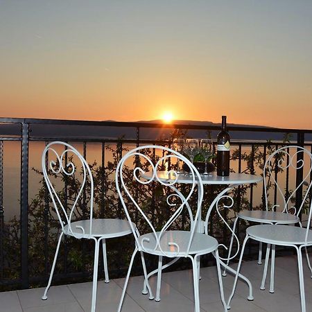 Tri Srice Appartement Senj  Buitenkant foto